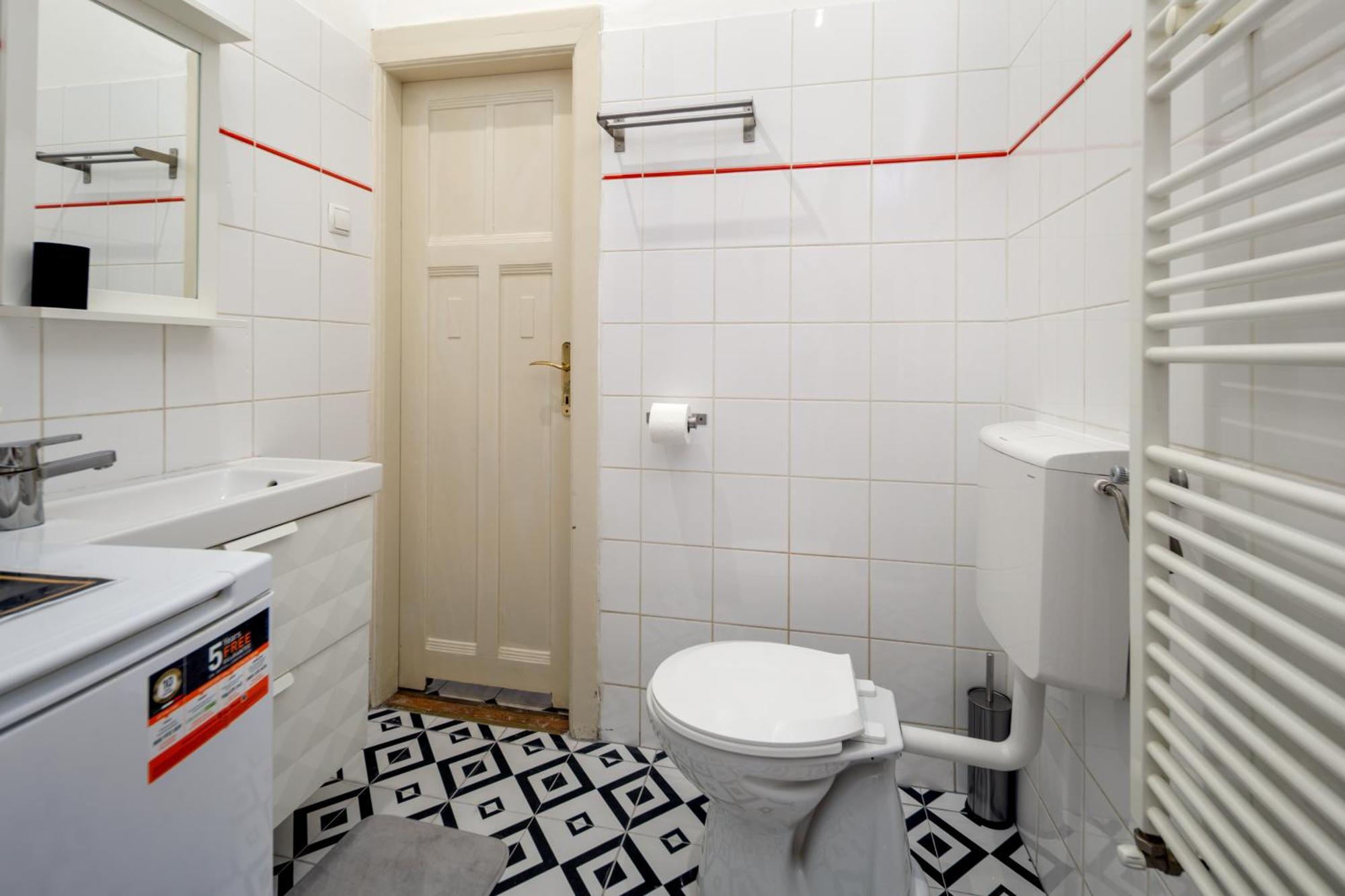 Stylish&spacious ! Location Kazincy Netflix Apartamento Budapest
