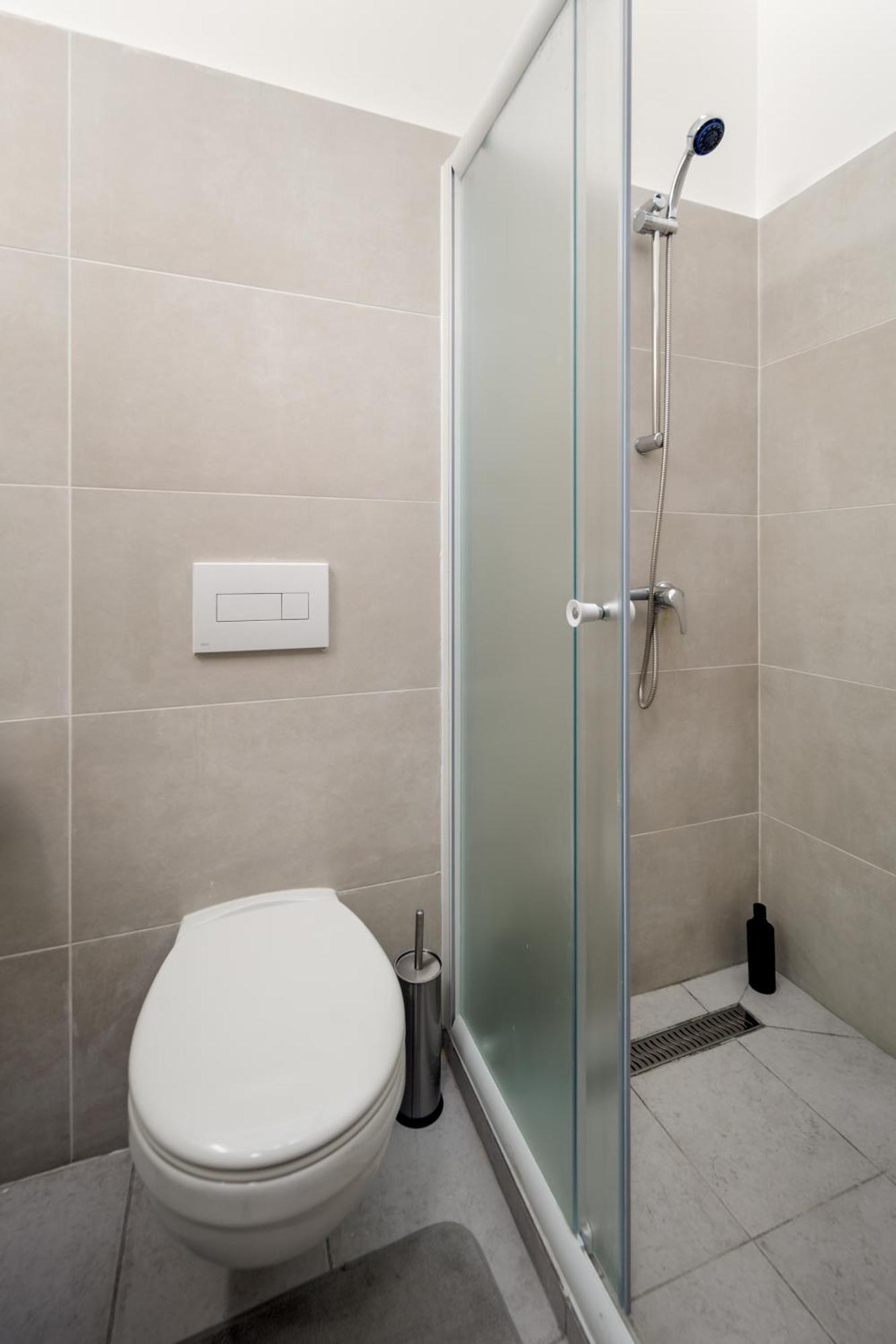 Stylish&spacious ! Location Kazincy Netflix Budapest