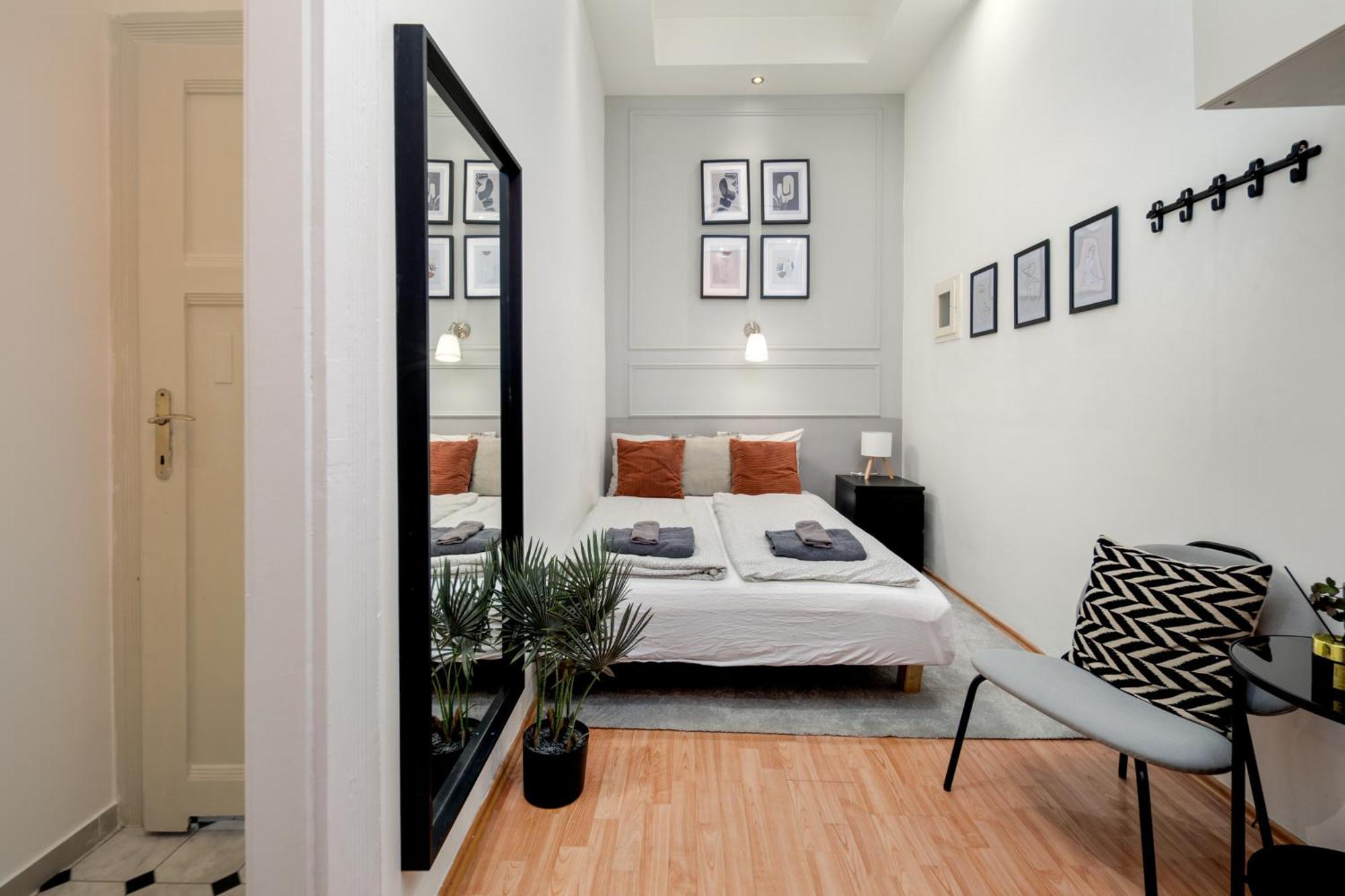 Kazincy -szimpla Kert 1br Apartman *