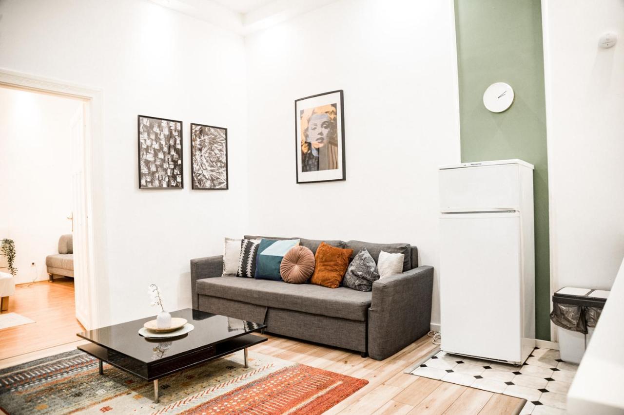 Stylish&spacious ! Location Kazincy Netflix Budapest